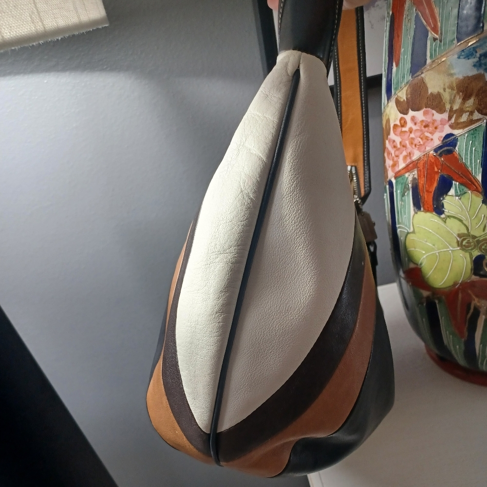 VINTAGE COACH WRISTLET & 15in MATCHED COACH STRIPED HOBO ERGO BAG - Picture 6 of 16